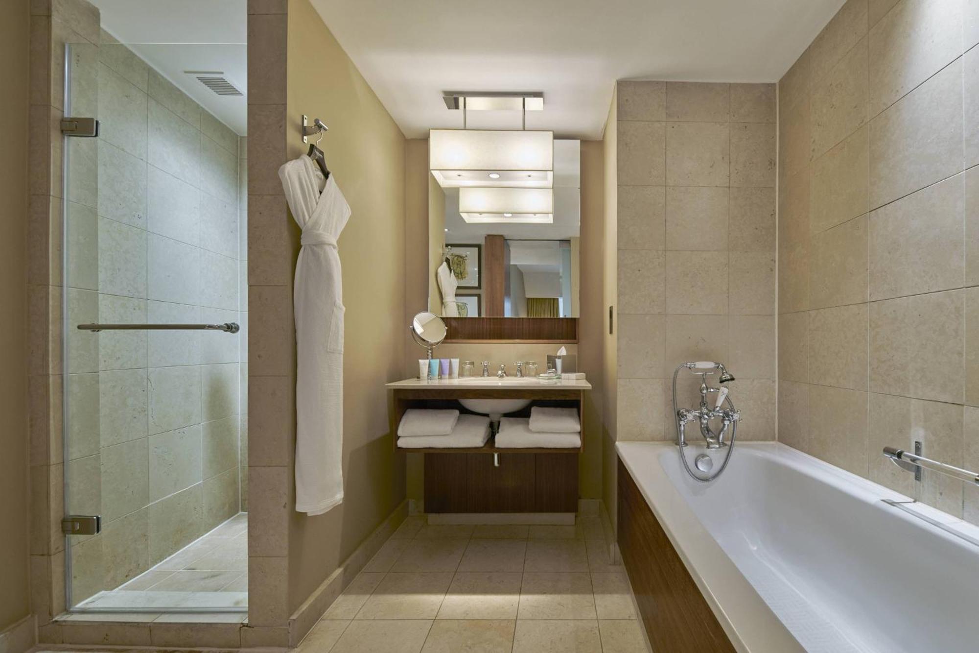 Executive, Guest room, 1 King,1643166118:JPEG